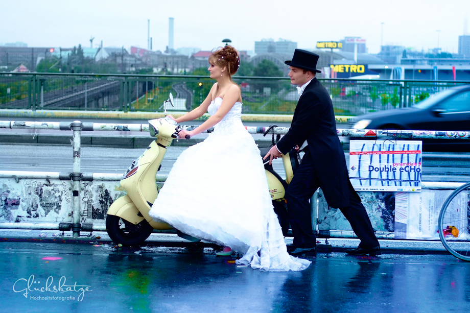 hochzeitsfotos regen berlin wedding rain glückskatze